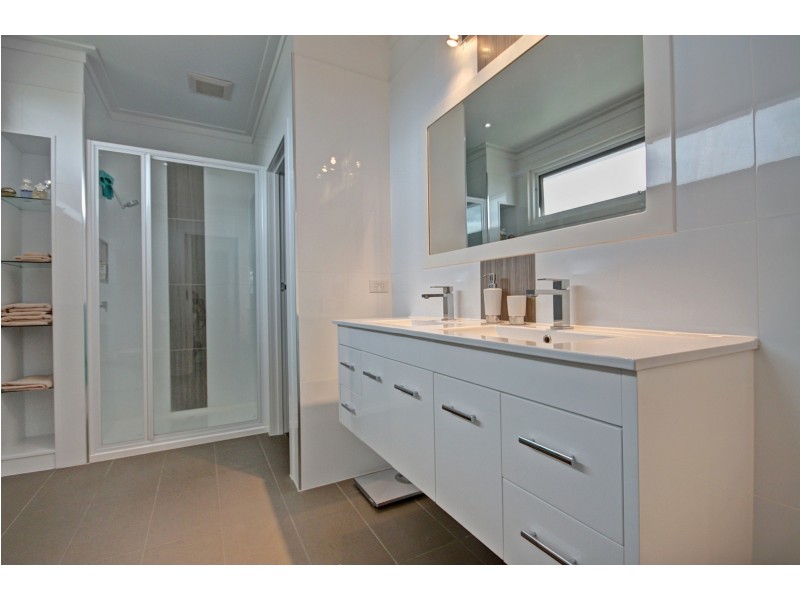 1 Driftwood Cl, Paynesville VIC 3880