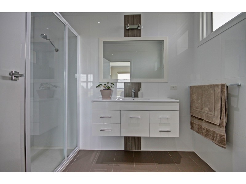 1 Driftwood Cl, Paynesville VIC 3880