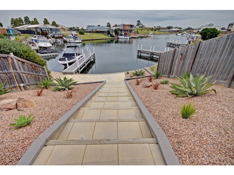 1 Driftwood Cl, Paynesville VIC 3880