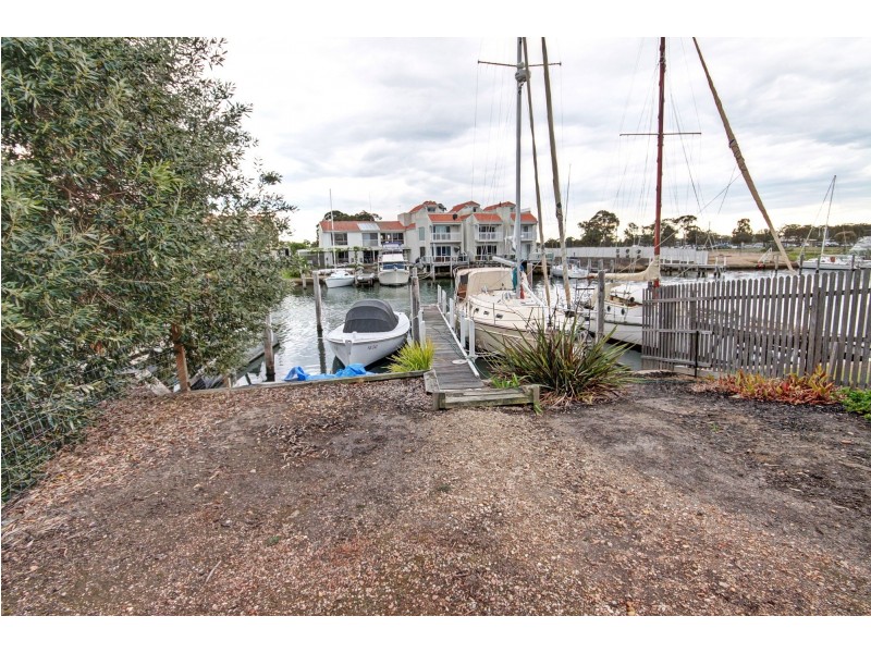 1/10 Victoria, Paynesville VIC 3880