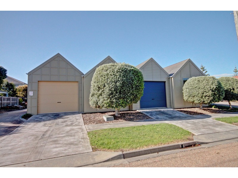 1/10 Victoria, Paynesville VIC 3880