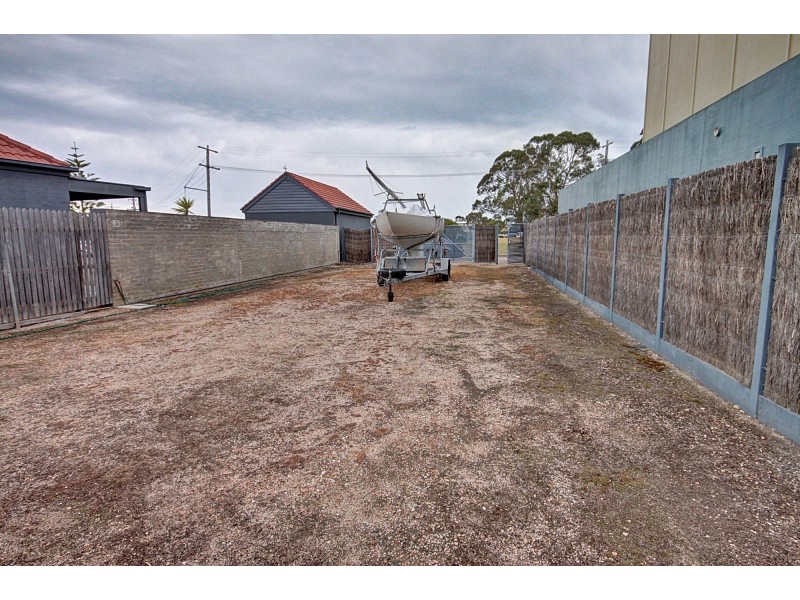 1/10 Victoria, Paynesville VIC 3880