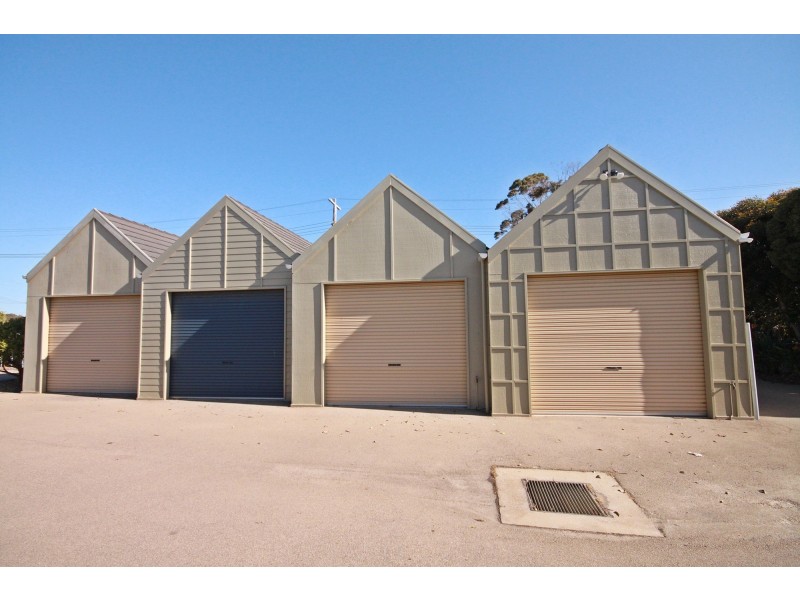 1/10 Victoria, Paynesville VIC 3880