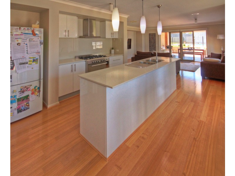 50 Morton Dr, Eastwood VIC 3875