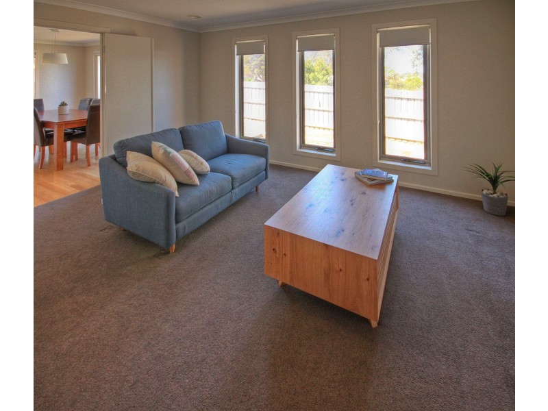 50 Morton Dr, Eastwood VIC 3875