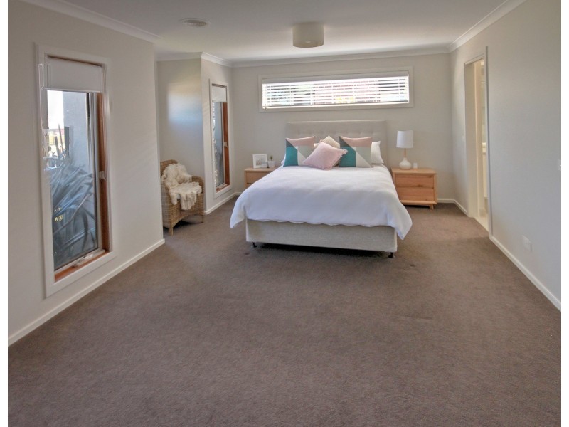 50 Morton Dr, Eastwood VIC 3875