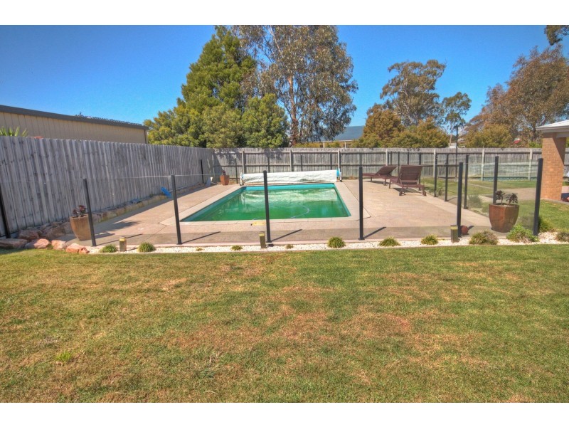 50 Morton Dr, Eastwood VIC 3875