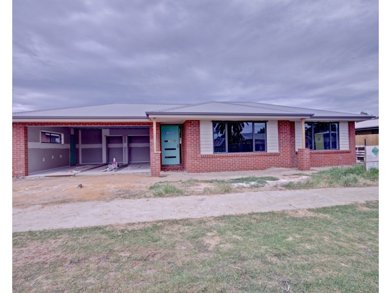 28 Palm Avenue, Paynesville VIC 3880