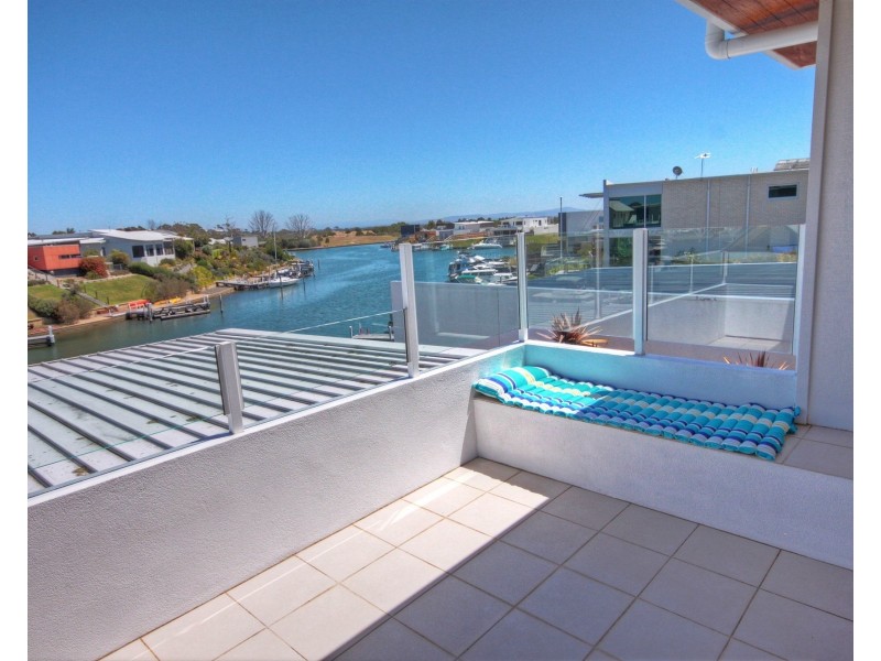 19 North Quay Pl, Paynesville VIC 3880