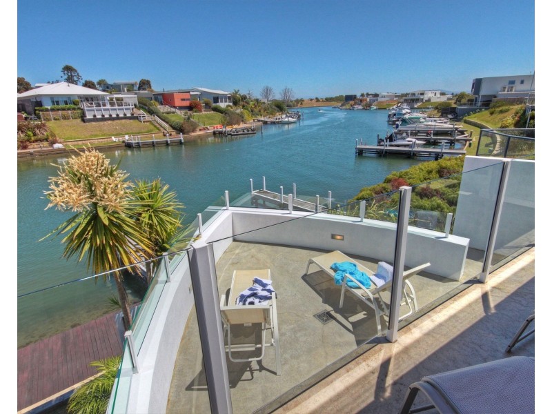 19 North Quay Pl, Paynesville VIC 3880