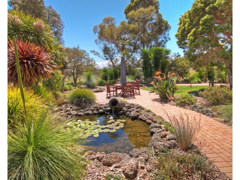 142 Cunningham Rd, Swan Reach VIC 3903