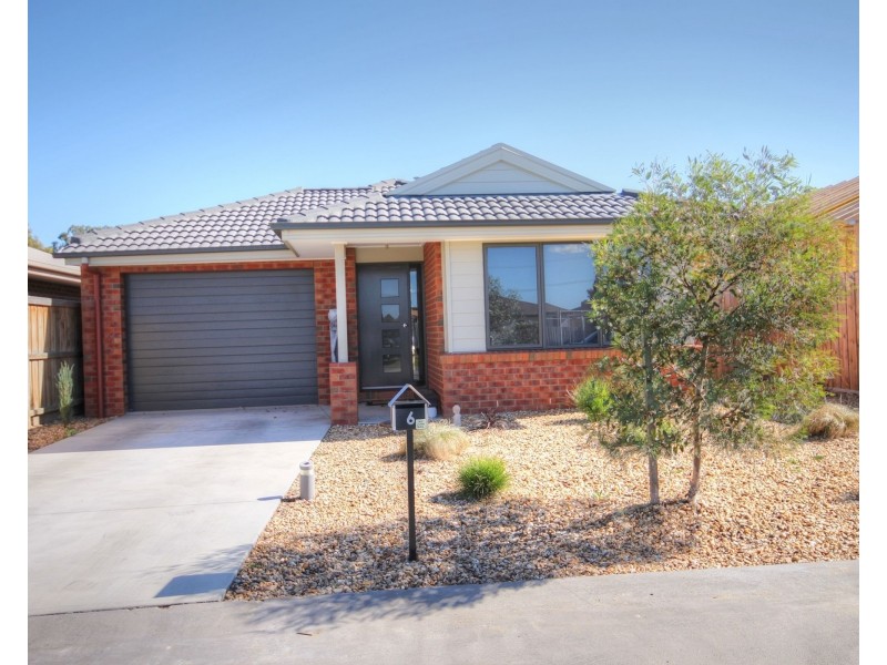 6 Eaton Place, Paynesville VIC 3880