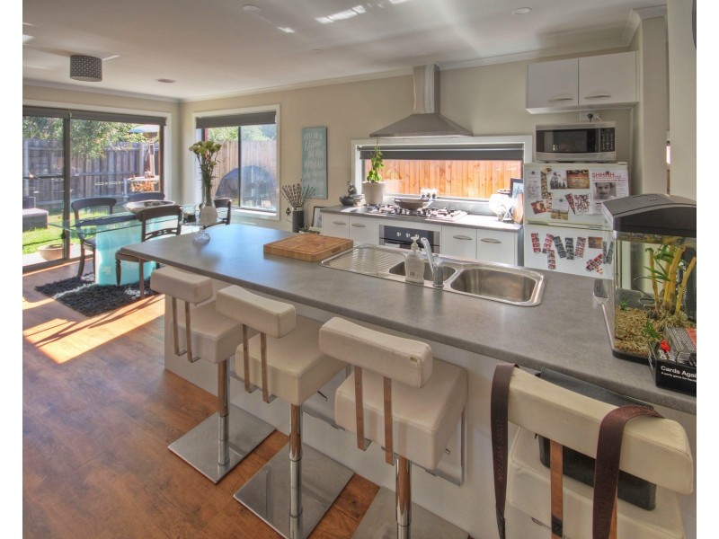 6 Eaton Place, Paynesville VIC 3880