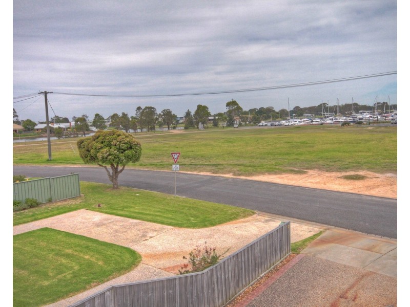 105 Slip Road, Paynesville VIC 3880