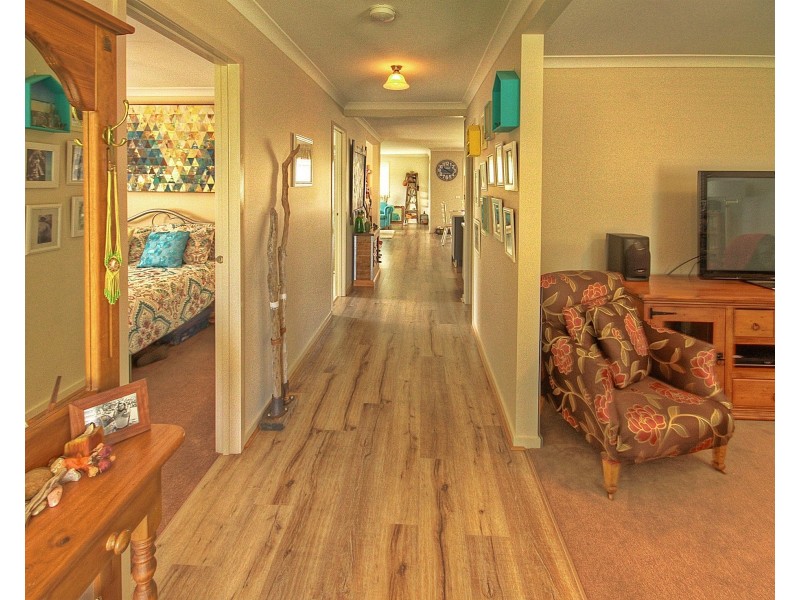 13 Woodman Rd, Eagle Point VIC 3878