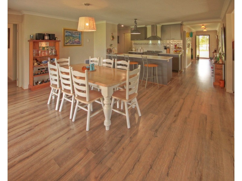 13 Woodman Rd, Eagle Point VIC 3878