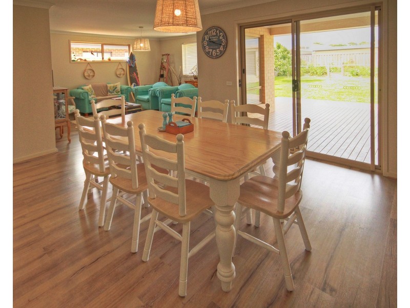 13 Woodman Rd, Eagle Point VIC 3878