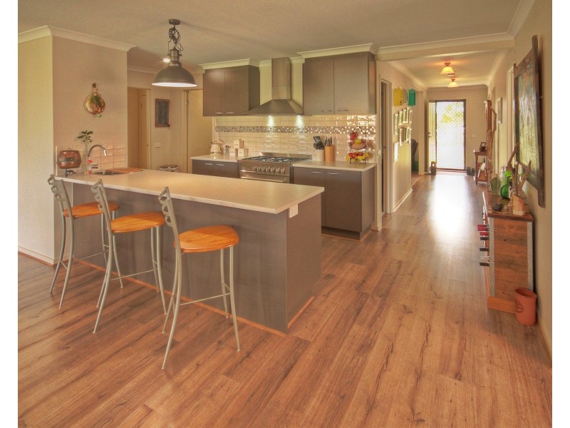 13 Woodman Rd, Eagle Point VIC 3878