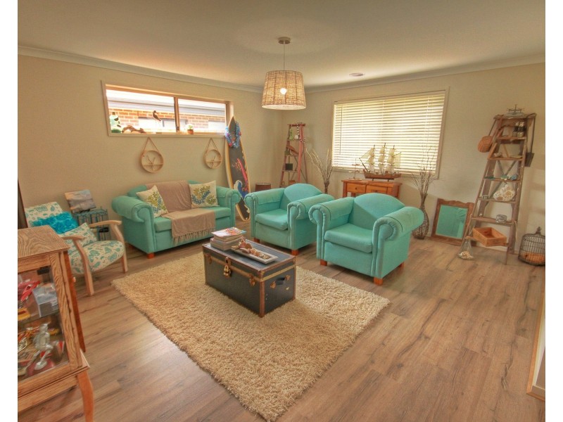 13 Woodman Rd, Eagle Point VIC 3878