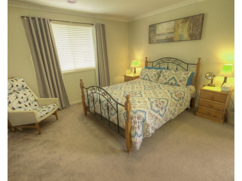 13 Woodman Rd, Eagle Point VIC 3878