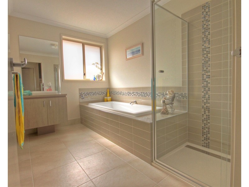 13 Woodman Rd, Eagle Point VIC 3878