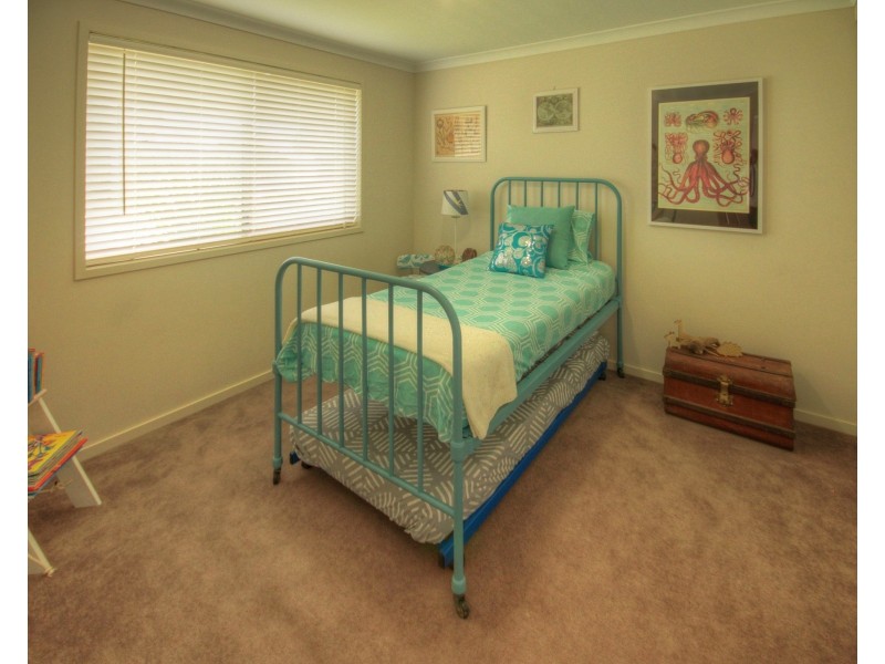 13 Woodman Rd, Eagle Point VIC 3878