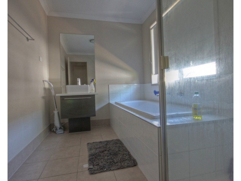 16 Jim Way, Paynesville VIC 3880