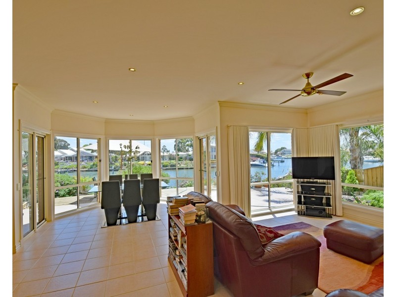 69 Wellington St, Paynesville VIC 3880