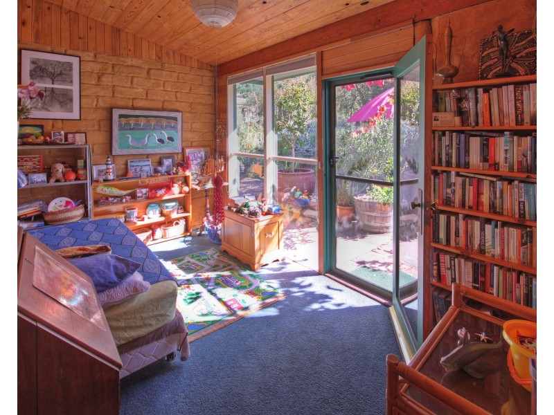 18 Riches Rd, Sarsfield VIC 3875