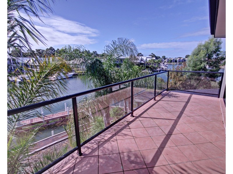 1/76 Wellington St, Paynesville VIC 3880