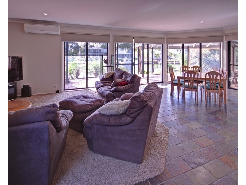 1/76 Wellington St, Paynesville VIC 3880