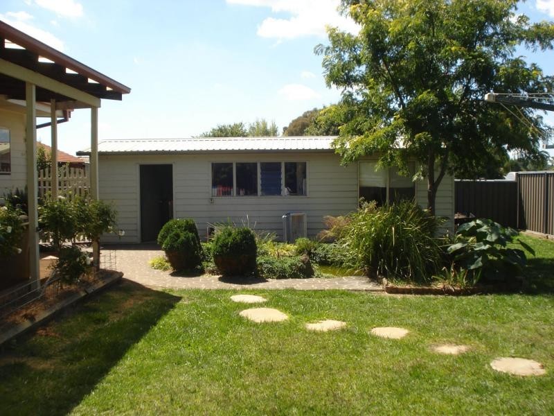 6 Gilchrist Street, Blayney NSW 2799