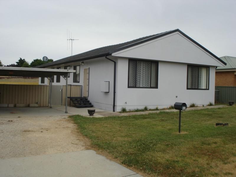 38 Plumb Street, Blayney NSW 2799