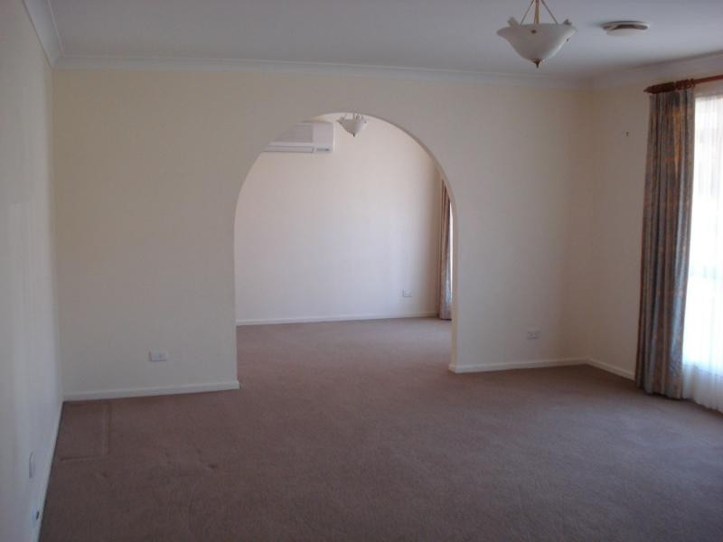 28 Polona Street, Blayney NSW 2799