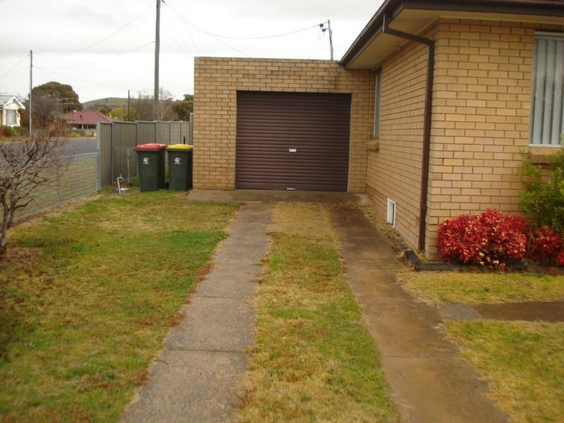 11 Cooper Street, Blayney NSW 2799