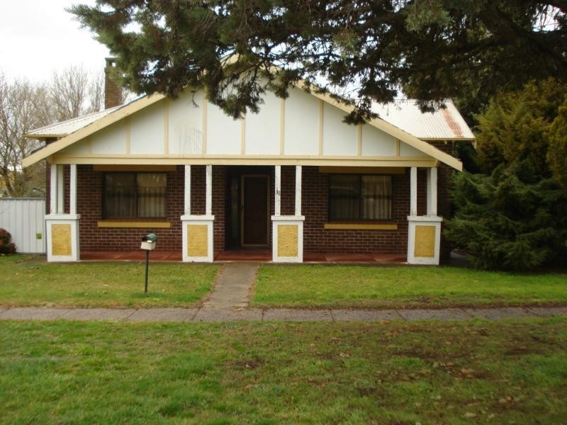 38 Osman Street, Blayney NSW 2799
