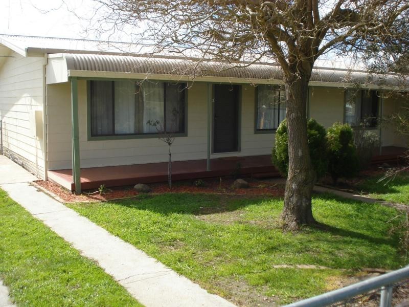 3 Oldham Place, Blayney NSW 2799