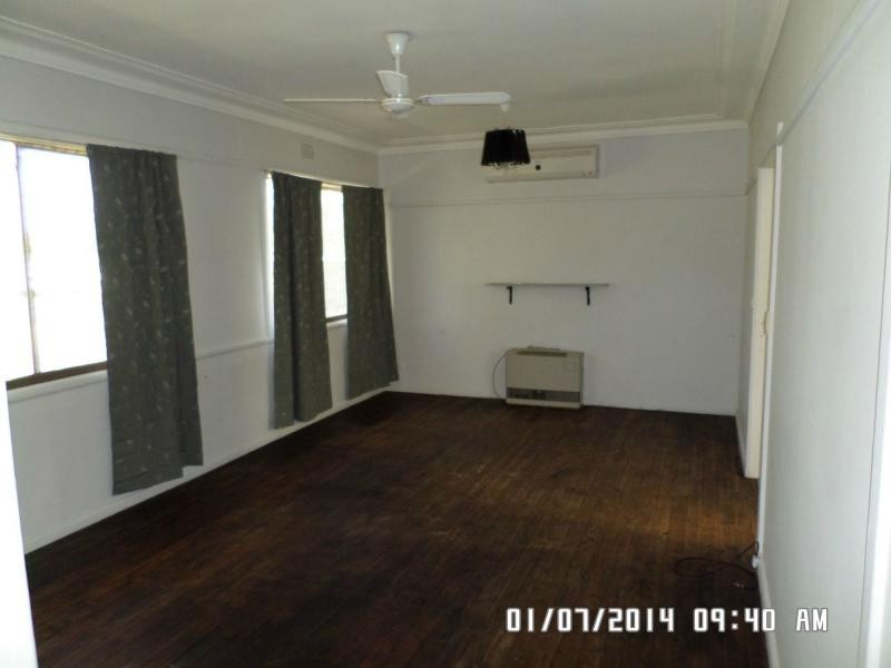 8 Queen Street, Blayney NSW 2799