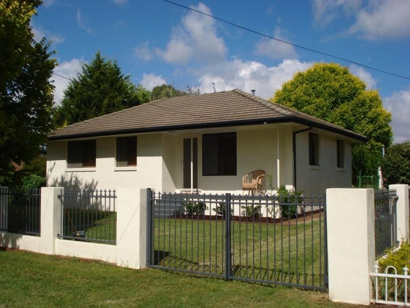 19 Mount Street, Blayney NSW 2799