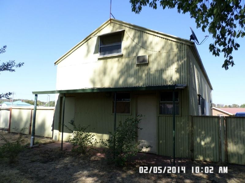 20 Burton Street, Blayney NSW 2799