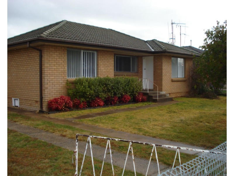 11 Cooper Street, Blayney NSW 2799