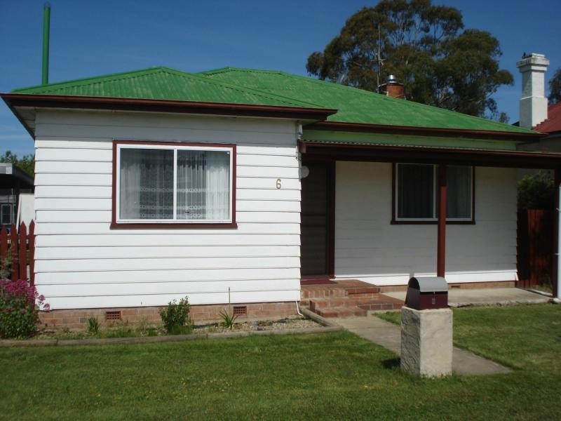 6 Burton Street, Blayney NSW 2799