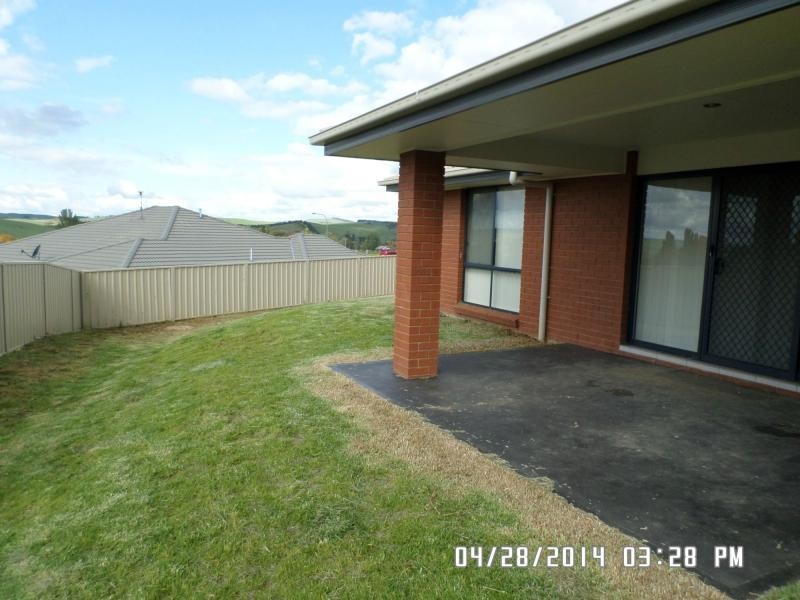 13 Meek Street, Blayney NSW 2799