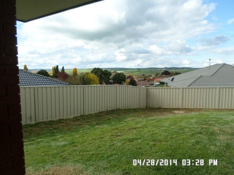 13 Meek Street, Blayney NSW 2799