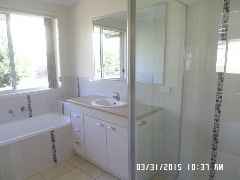 4 Lovejoy Avenue, Blayney NSW 2799