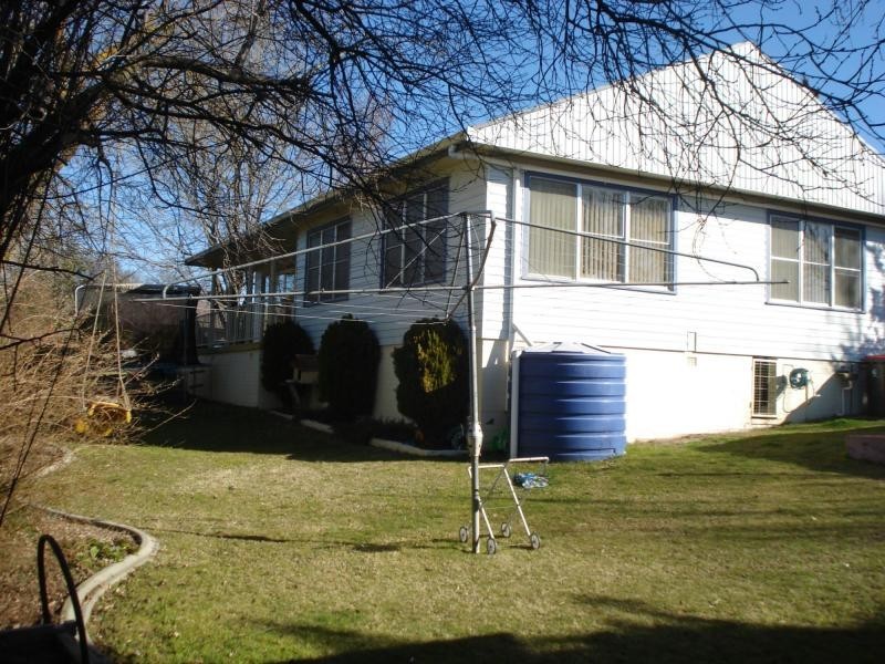20 Rowlands Street, Blayney NSW 2799