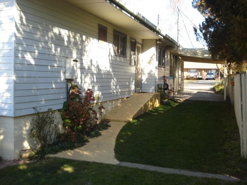 20 Rowlands Street, Blayney NSW 2799