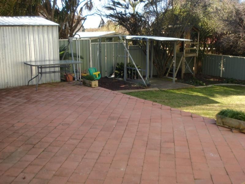 20 Rowlands Street, Blayney NSW 2799