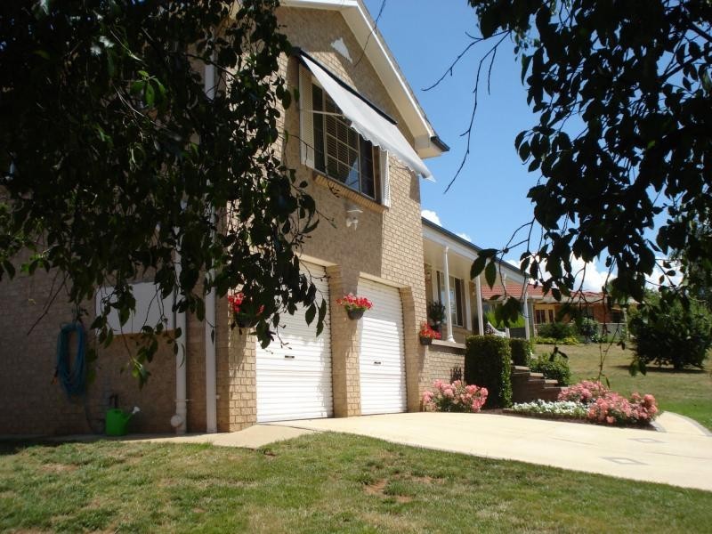 36 Mount Errol Street, Blayney NSW 2799