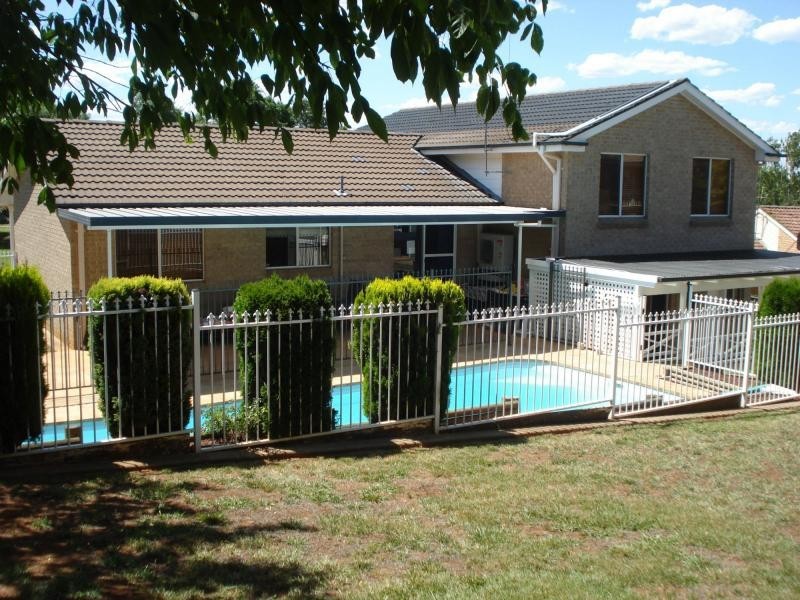 36 Mount Errol Street, Blayney NSW 2799